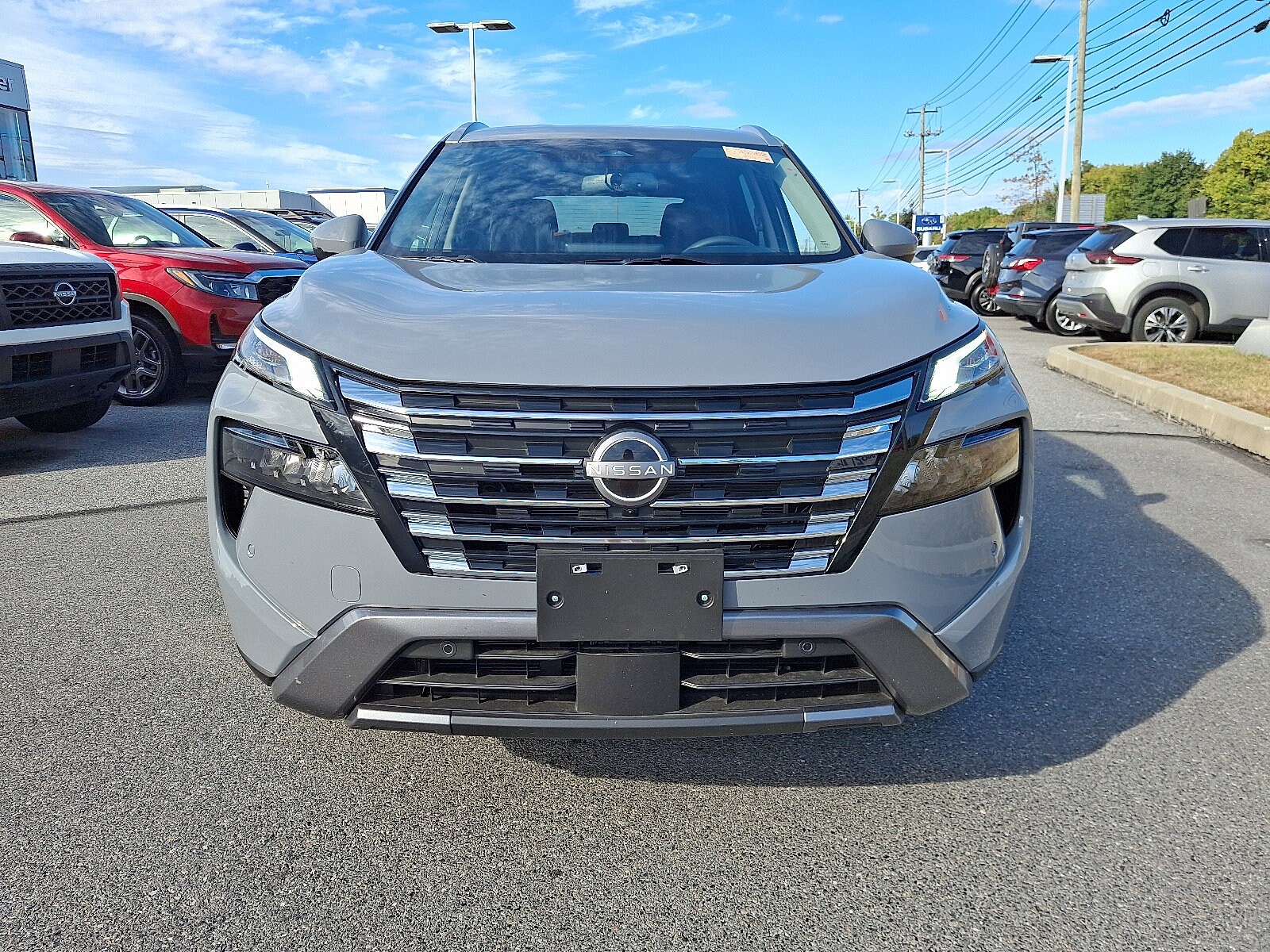 2024 Nissan Rogue SL photo 2