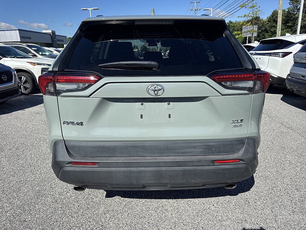 Used 2021 Toyota RAV4 XLE XLE AWD