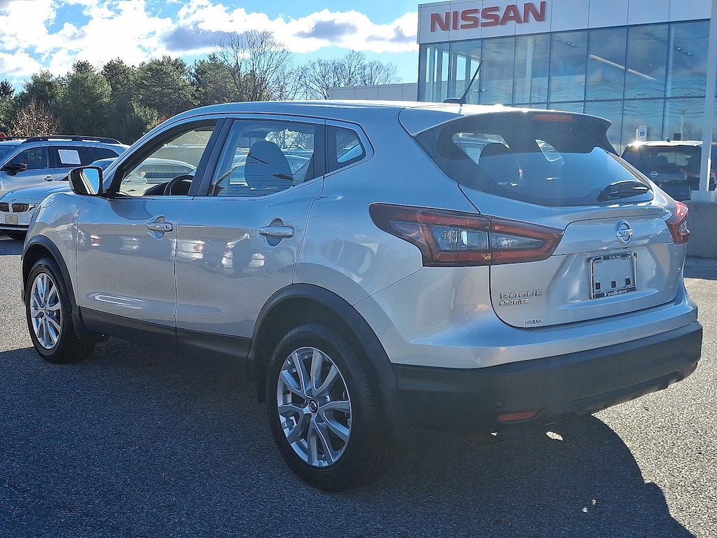 2022 Nissan Rogue Sport S photo 3