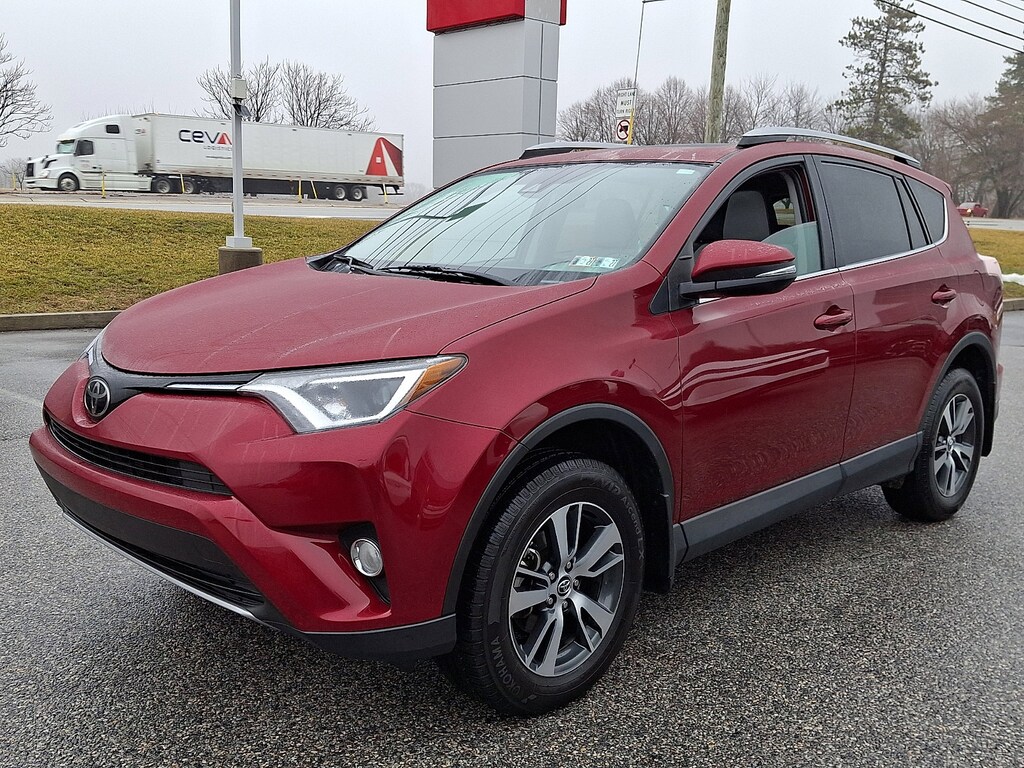 Used 2018 Toyota RAV4 XLE XLE AWD