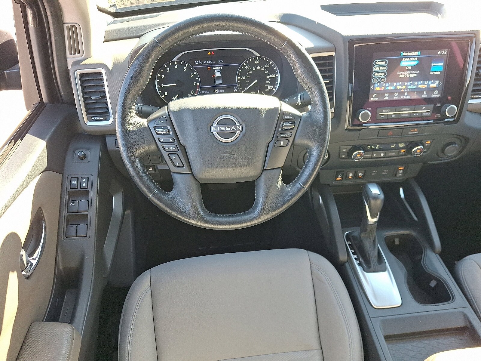 2022 Nissan Frontier Crew Cab SV photo 2