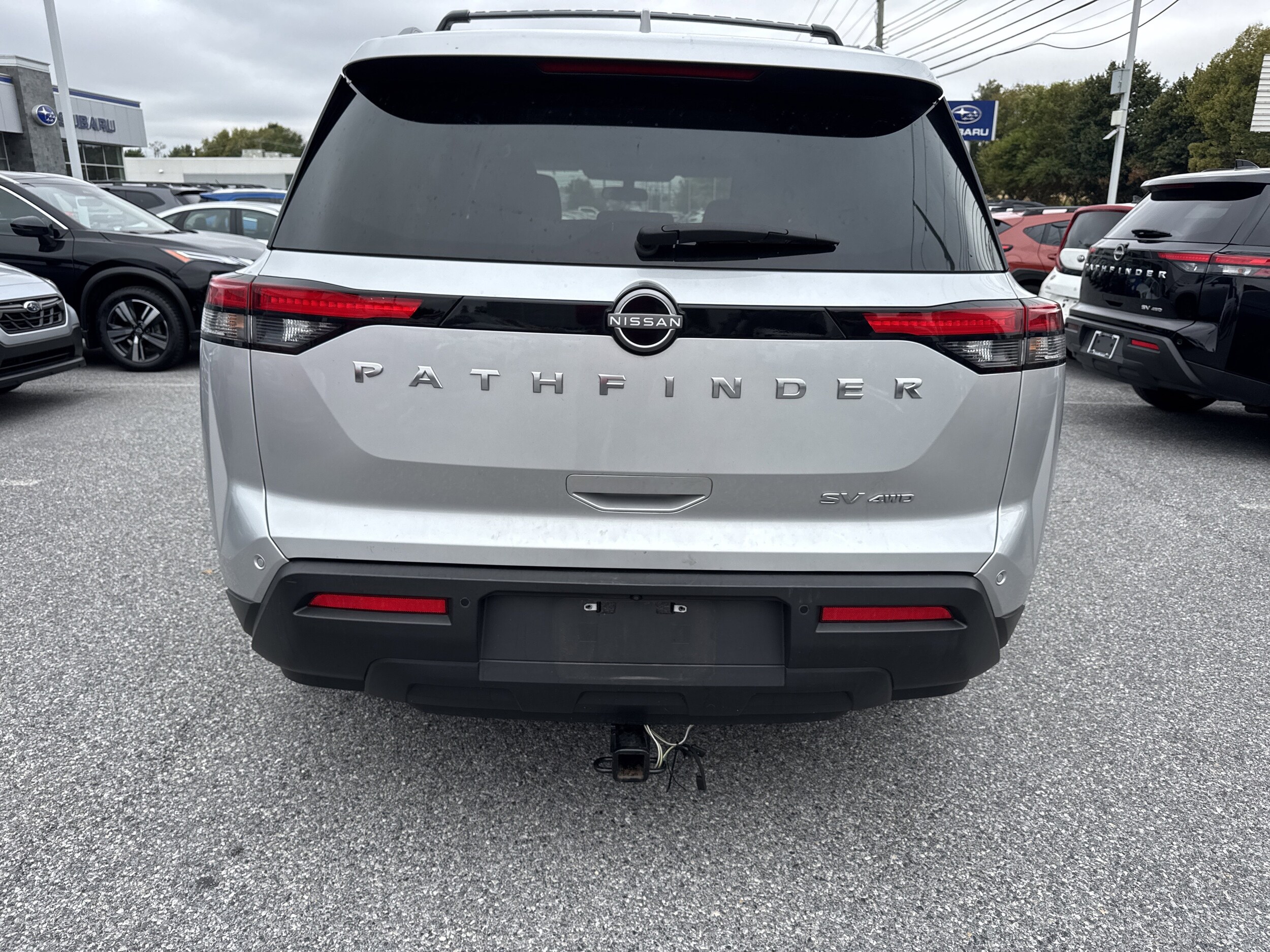 2023 Nissan Pathfinder SV photo 4