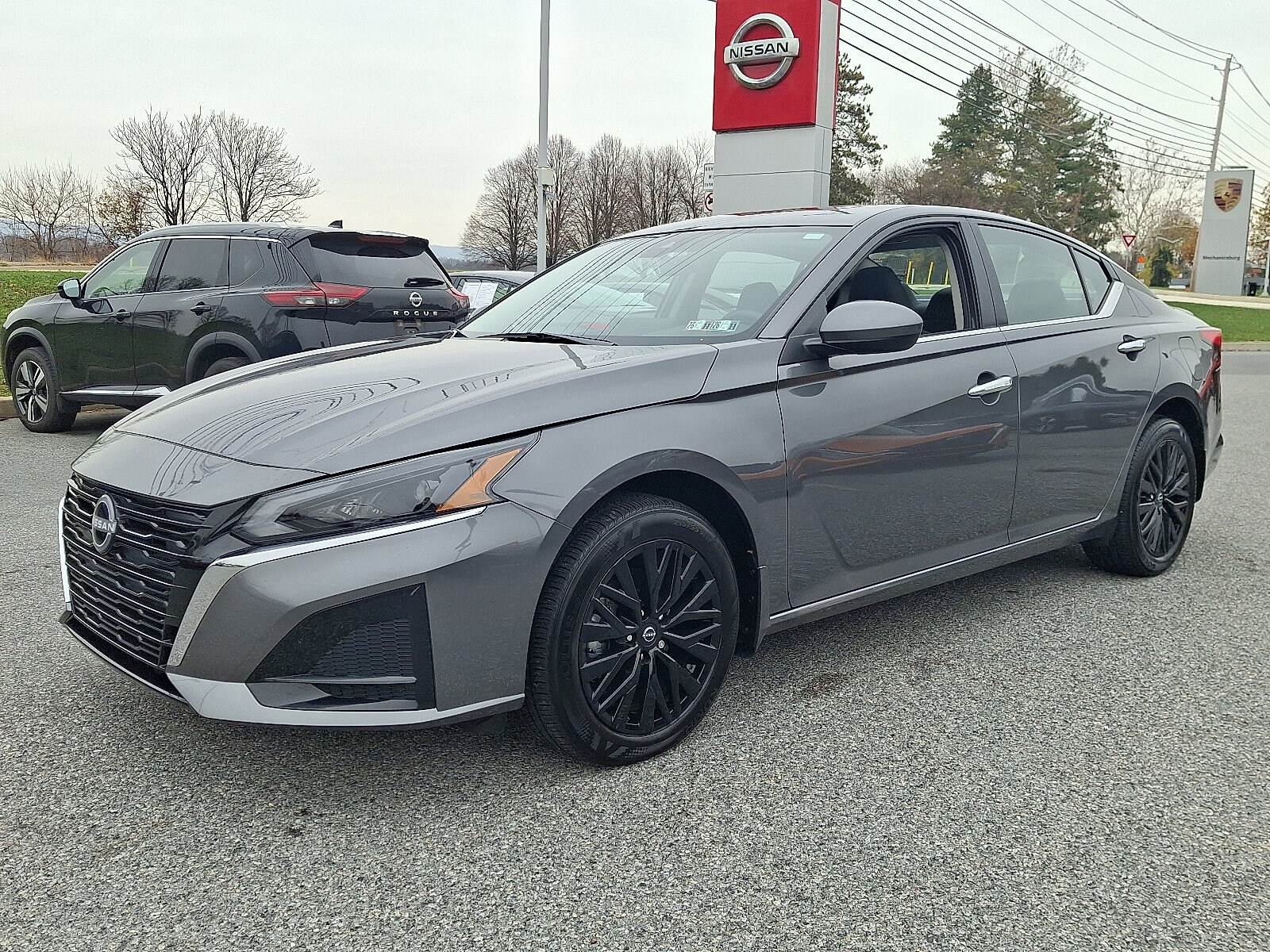 2025 Nissan Altima SV photo 3