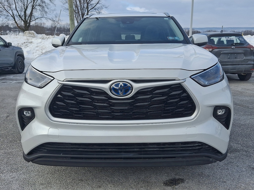 Used 2023 Toyota Highlander Hybrid XLE Hybrid XLE AWD