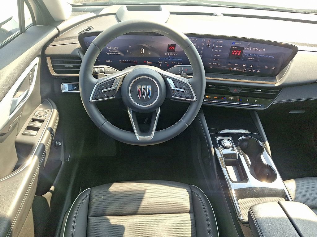 2025 Buick Envision Avenir photo 2