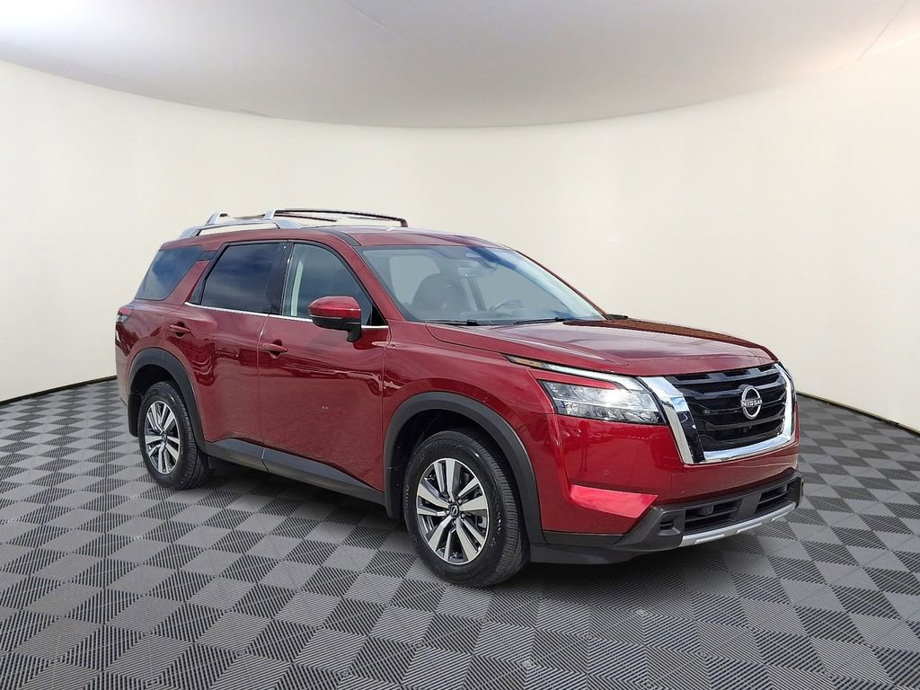 2024 Nissan Pathfinder SL's photo