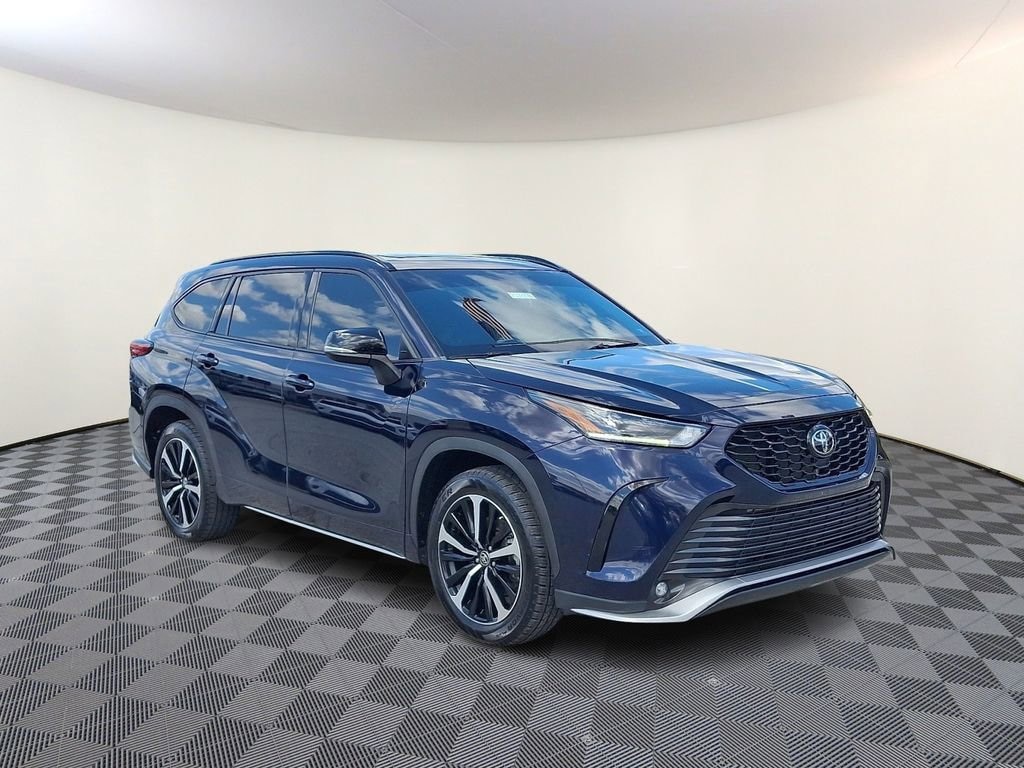 Used 2022 Toyota Highlander XSE
