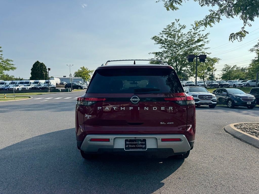 2024 Nissan Pathfinder SL photo 2
