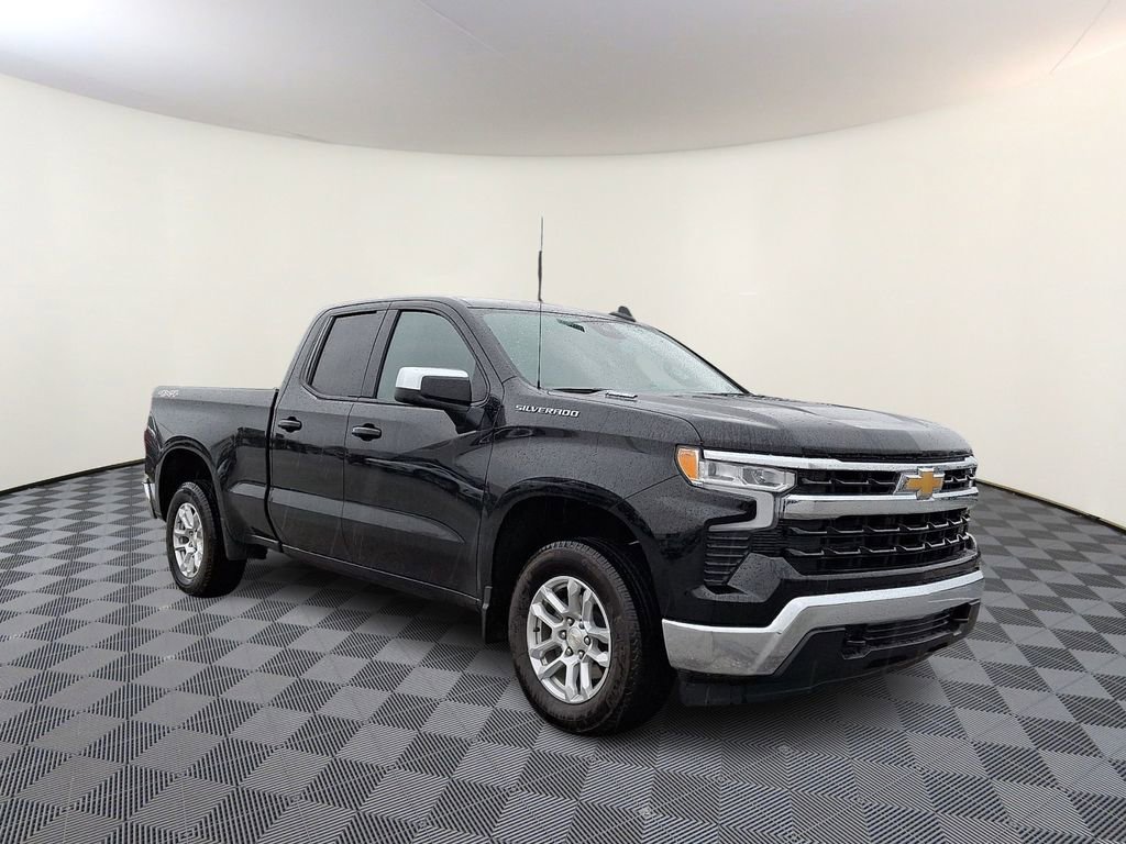2025 Chevrolet Silverado 1500 LT's photo