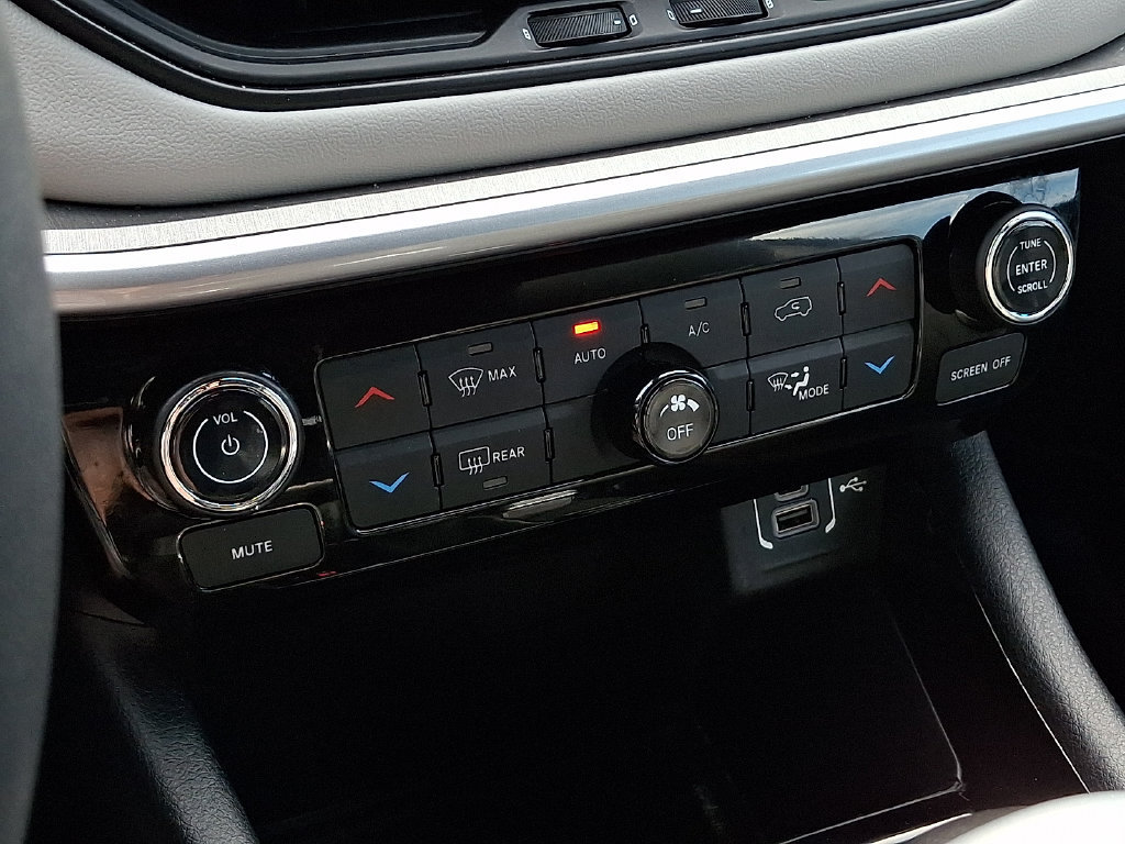 2024 Jeep Compass Limited - Photo 18