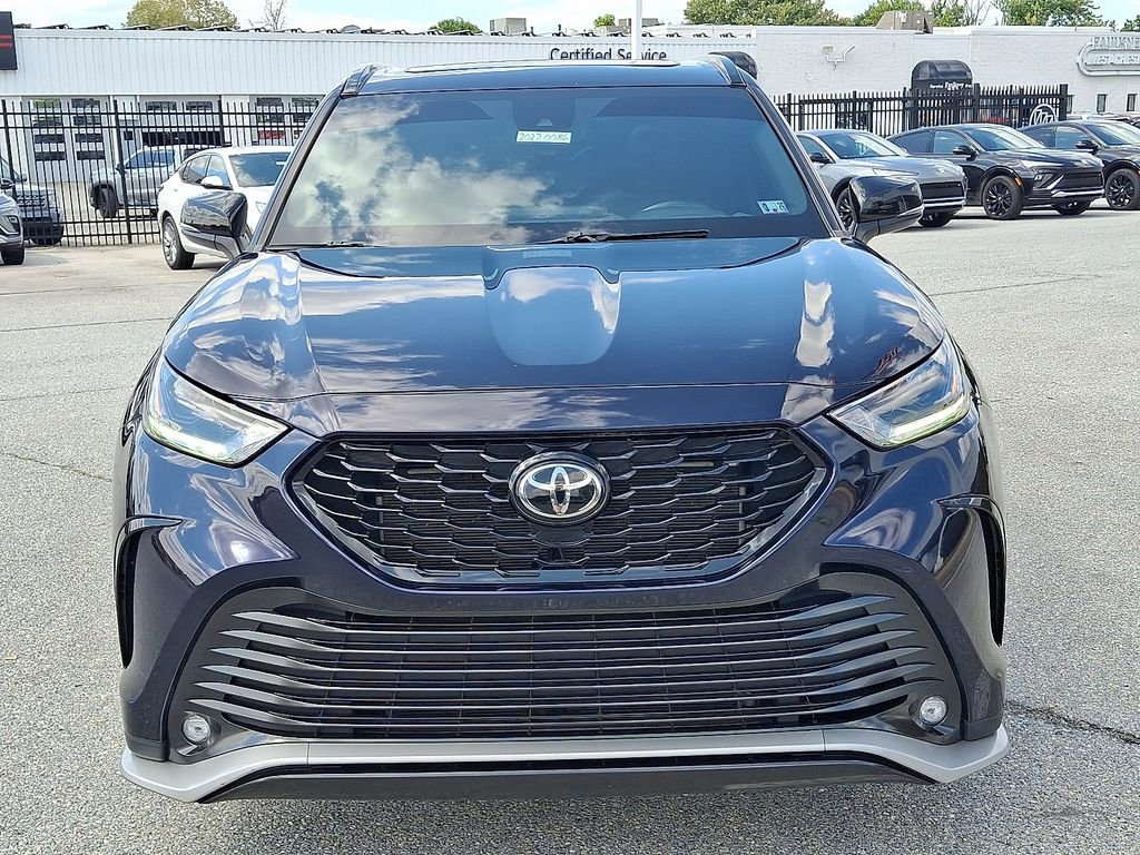 2022 Toyota Highlander XSE photo 2