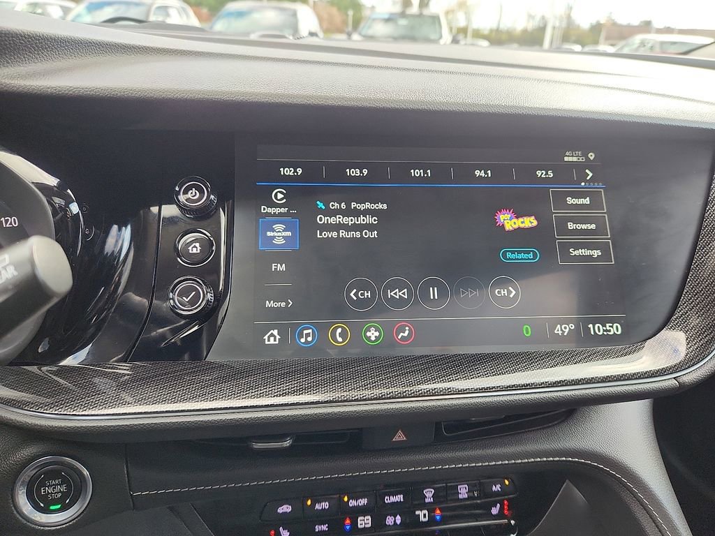 2023 Buick Envision Essence photo 3