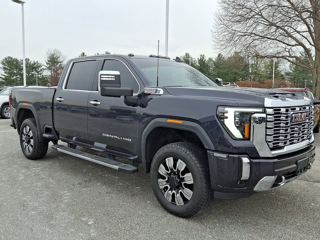 2024 GMC Sierra 2500HD Denali's photo