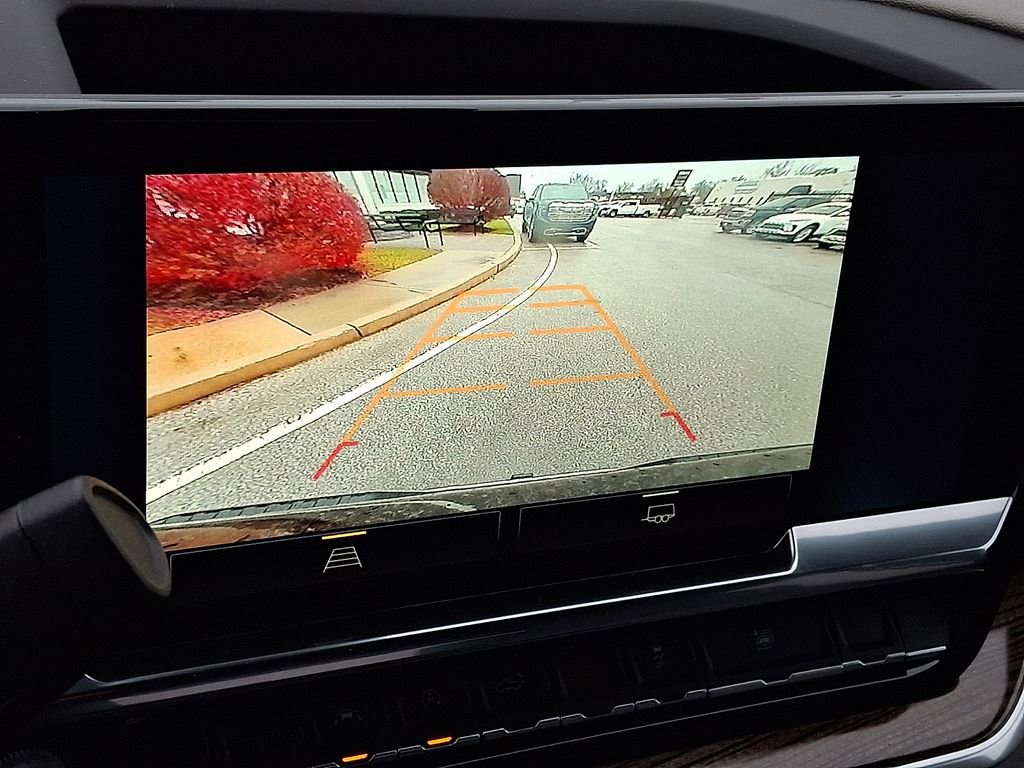 2025 Chevrolet Silverado 1500 LT photo 4