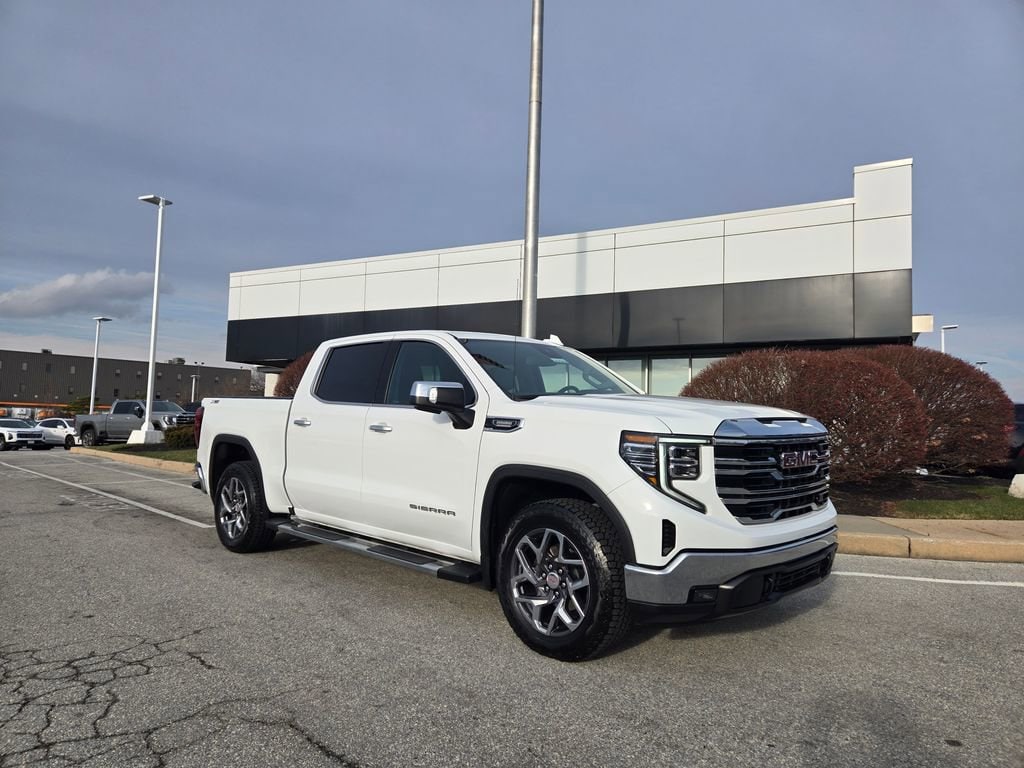 2023 GMC Sierra 1500 SLT's photo