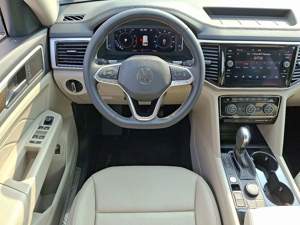 2022 Volkswagen Atlas V6 SE Technology photo 2