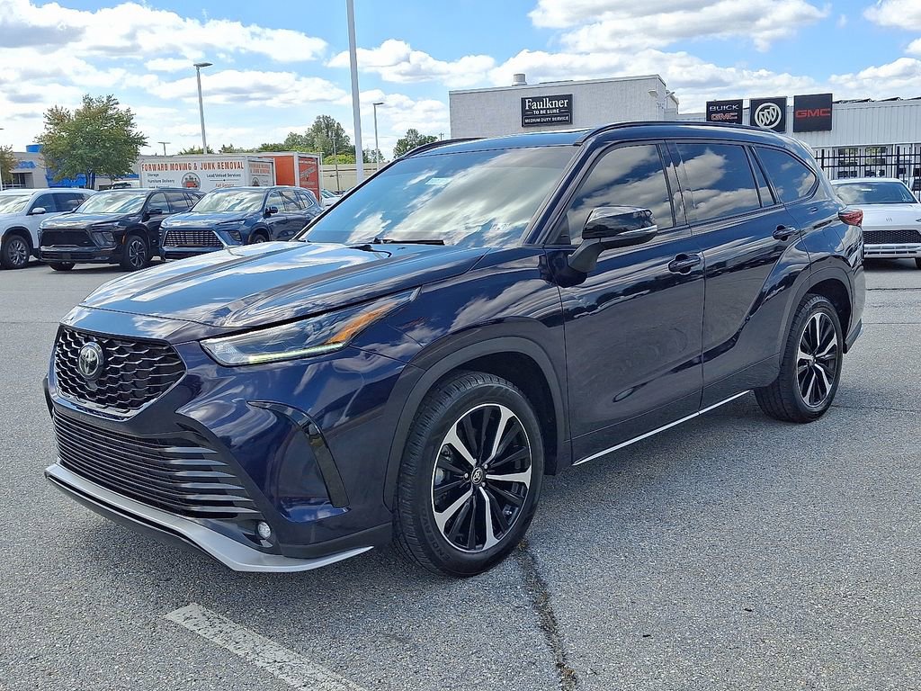 2022 Toyota Highlander XSE photo 3