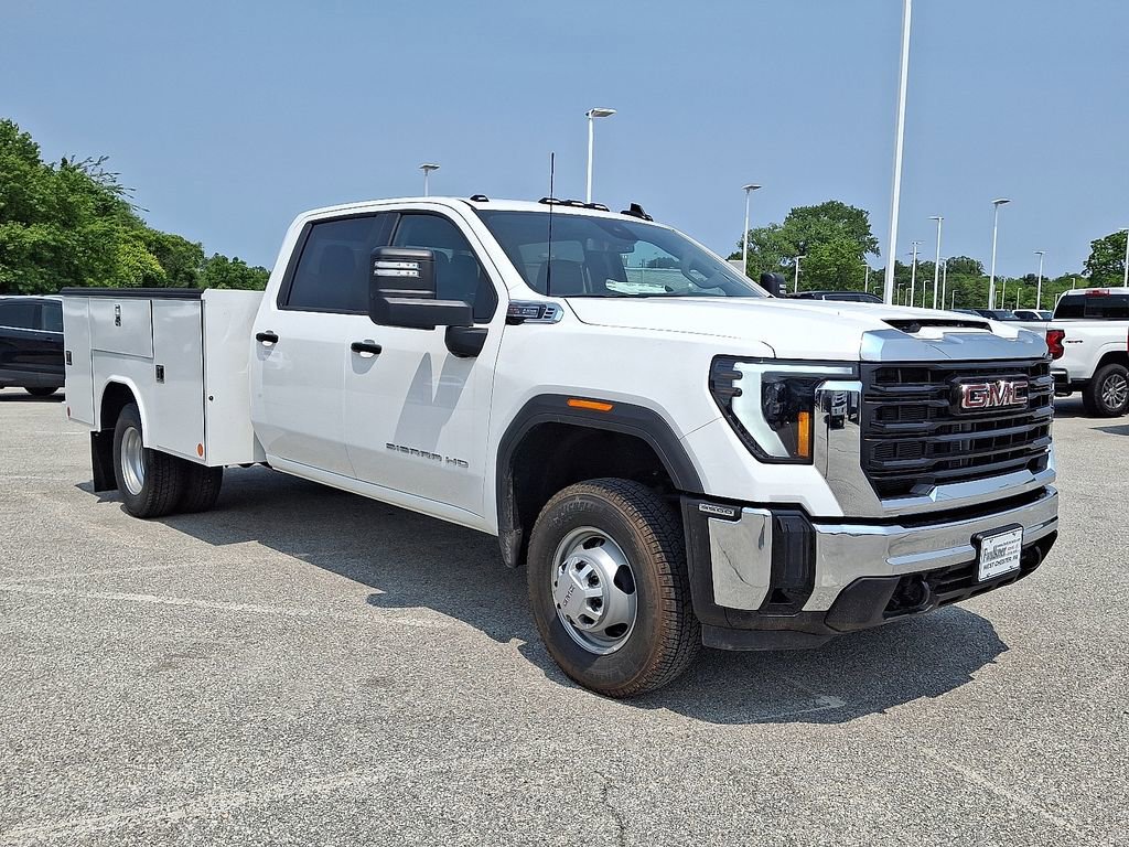 2025 GMC Sierra 3500 Chassis Cab Pro's photo