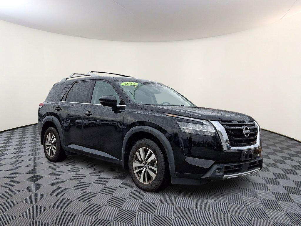 2022 Nissan Pathfinder SL's photo