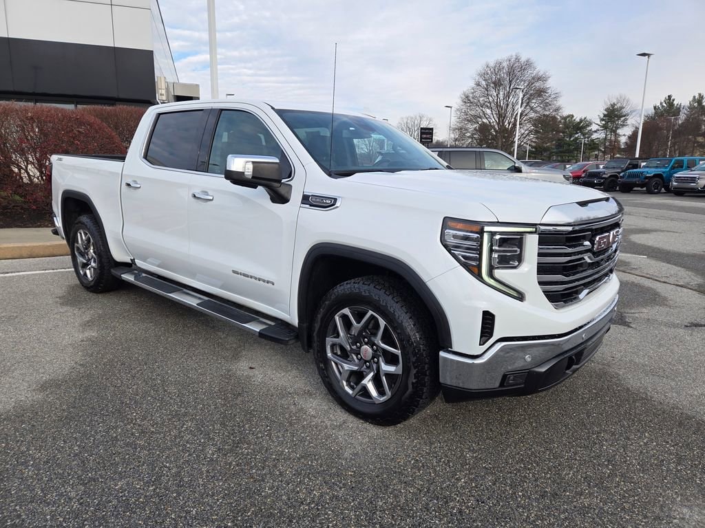 2024 GMC Sierra 1500 SLT's photo