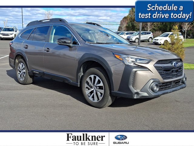 2023 Subaru Outback Premium's photo