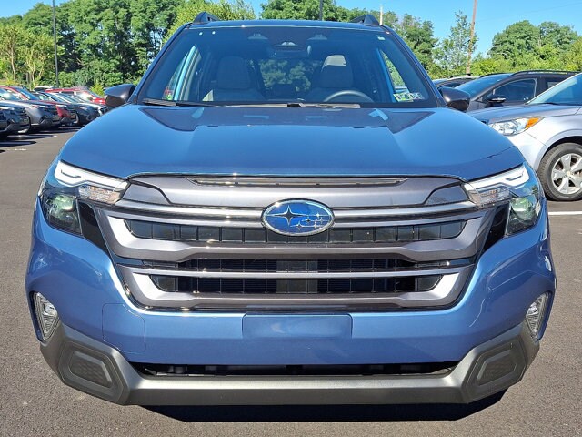 2025 Subaru Forester Premium photo 2