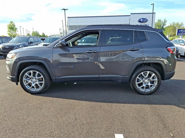 2024 Jeep Compass Latitude Lux photo 4