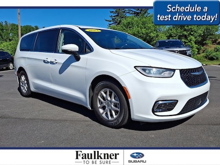 2023 Chrysler Pacifica Touring L Van Passenger Van