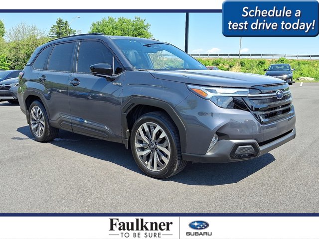 2025 Subaru Forester Touring Hybrid's photo