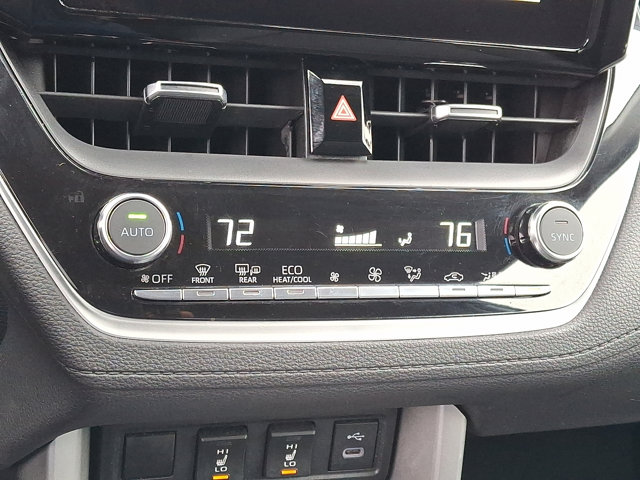 2024 Toyota Corolla Cross XLE - Photo 16