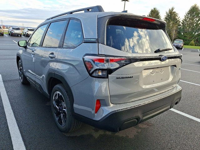 2025 Subaru Forester Premium photo 3