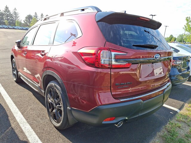 2025 Subaru Ascent Onyx Edition Touring photo 3