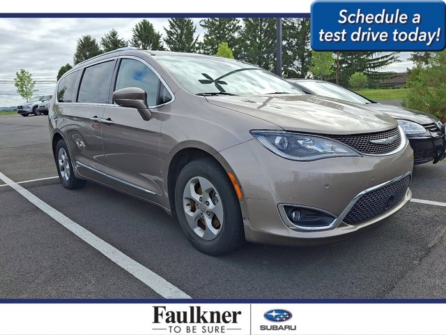 2017 Chrysler Pacifica Touring-L Plus's photo