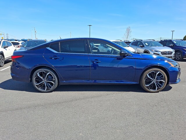 2024 Nissan Altima SR - Photo 8
