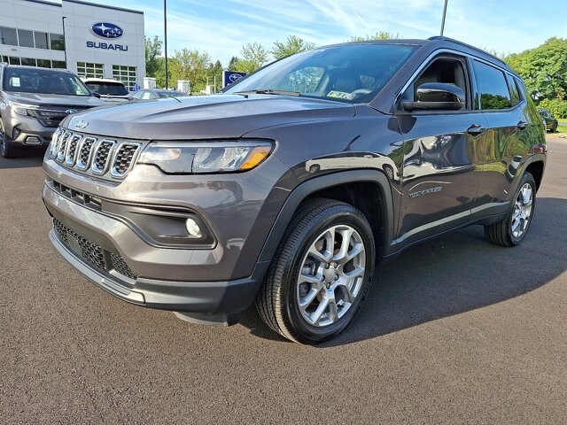 2024 Jeep Compass Latitude Lux photo 3