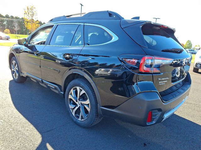 2022 Subaru Outback Limited photo 3