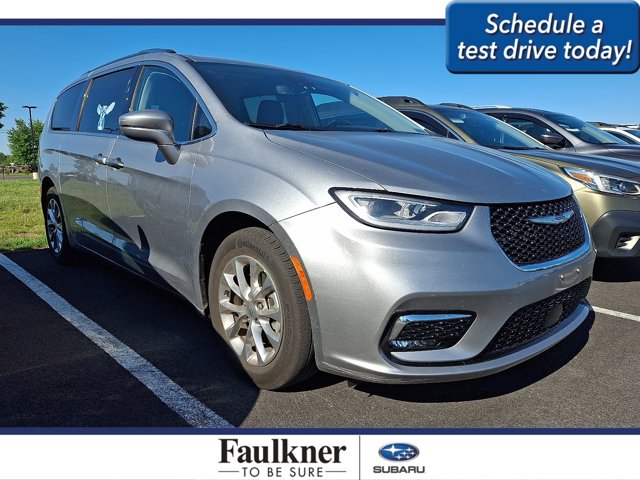 2021 Chrysler Pacifica Touring L's photo