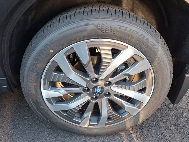 2025 Subaru Forester Touring photo 3