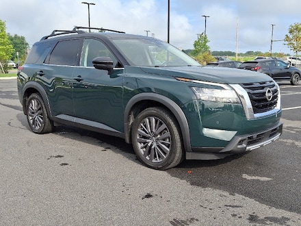 2023 Nissan Pathfinder SL SUV