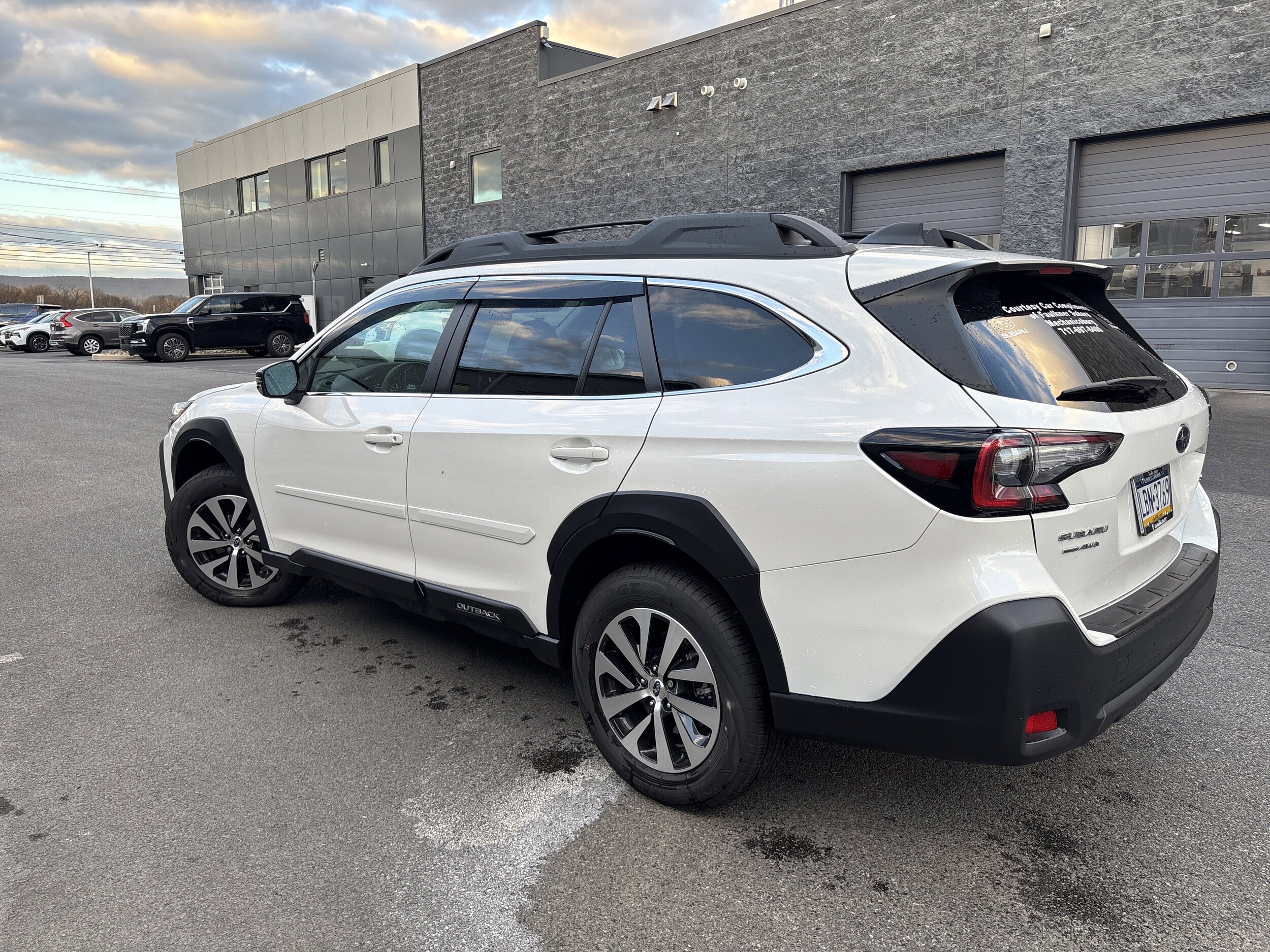 2025 Subaru Outback Premium photo 2