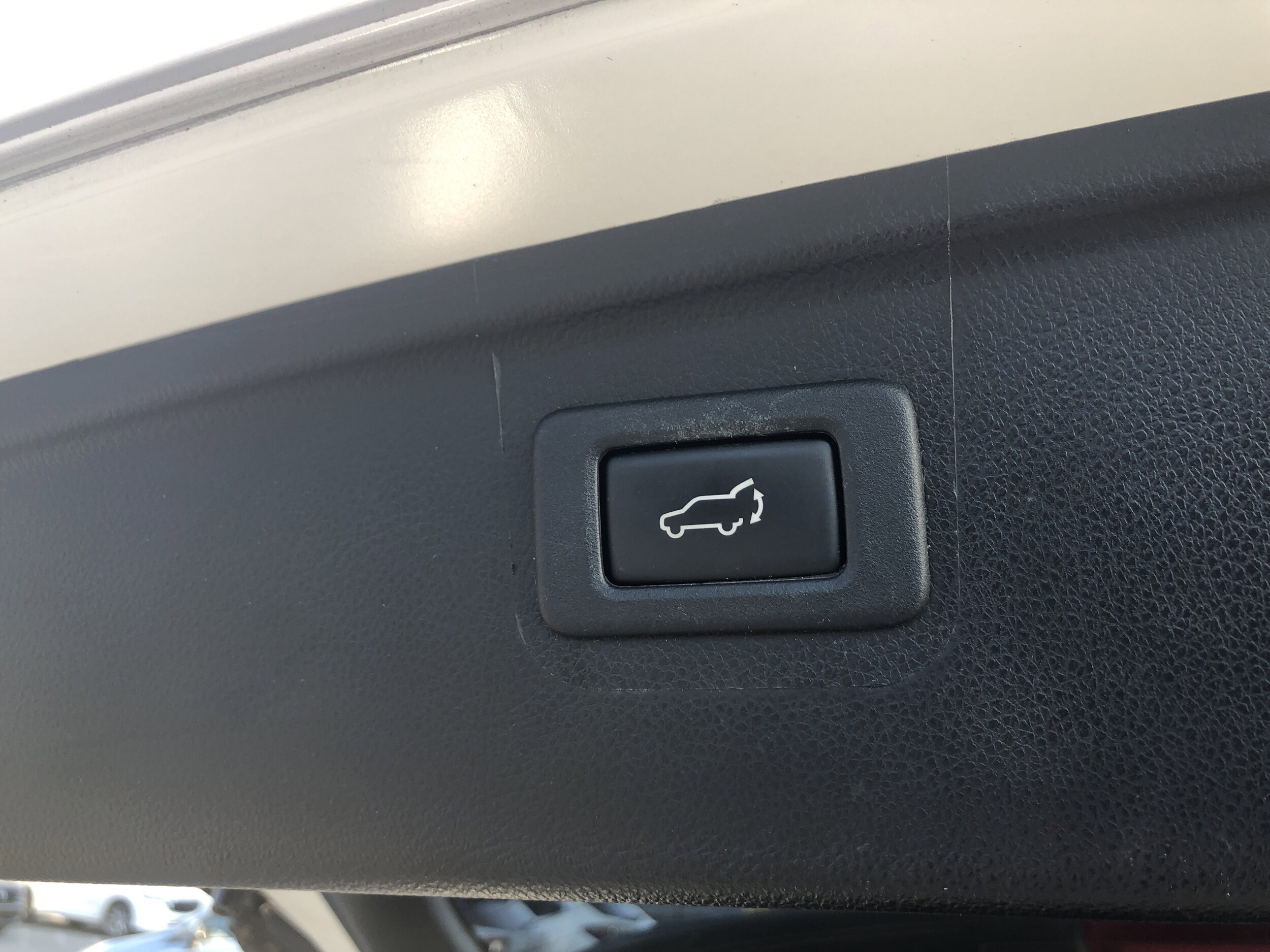 2017 Subaru Outback 2.5i Touring photo 4