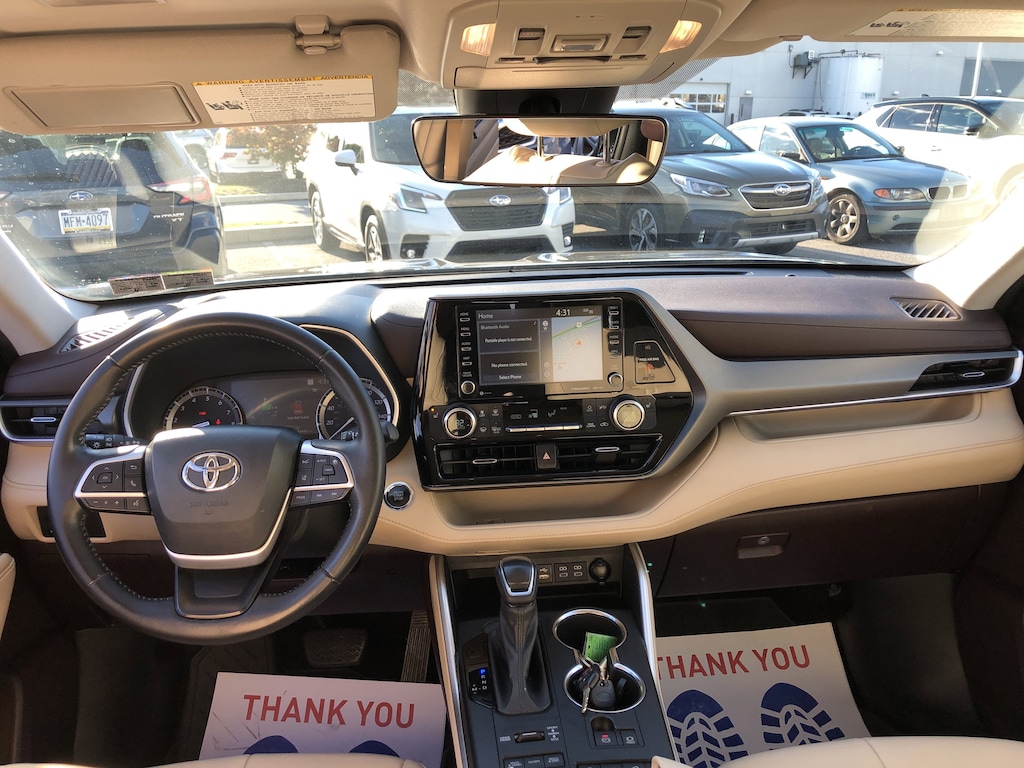 Used 2022 Toyota Highlander XLE XLE AWD