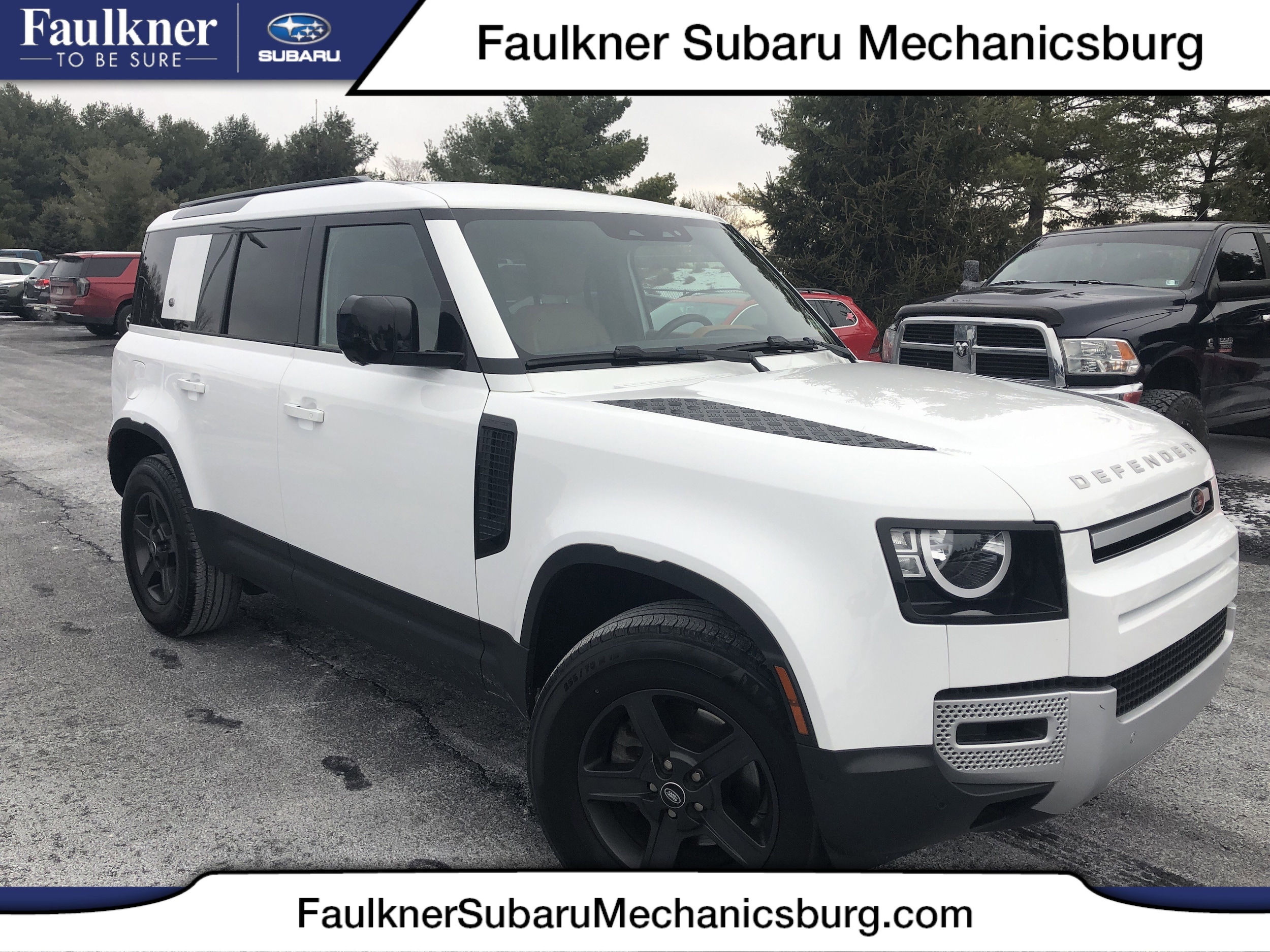 2023 Land Rover Defender S's photo