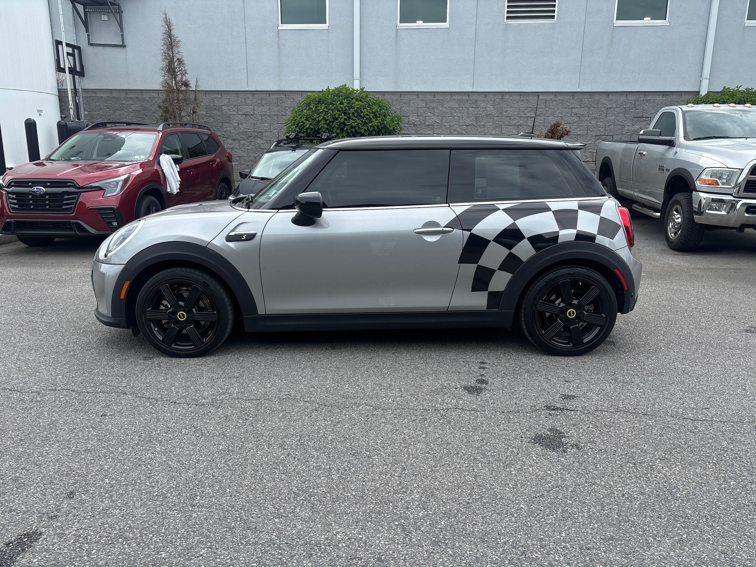 Used 2024 MINI Hardtop 2 Door SE with VIN WMW13DJ00R2U40915 for sale in Mechanicsburg, PA