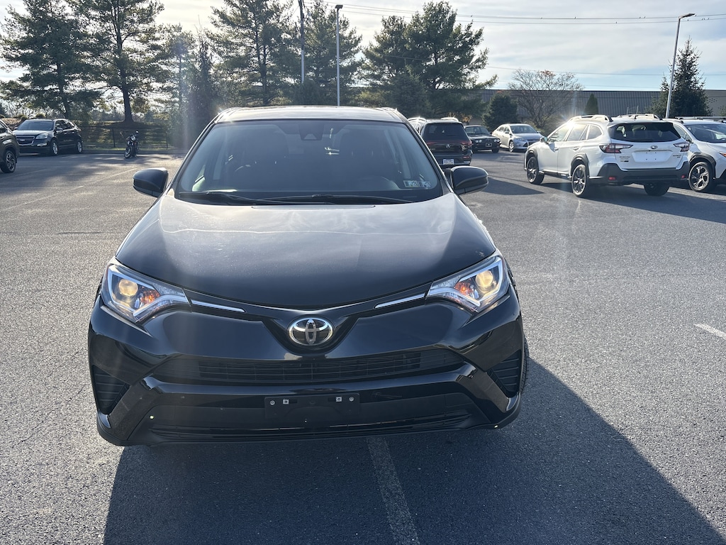 Used 2018 Toyota RAV4 LE LE AWD