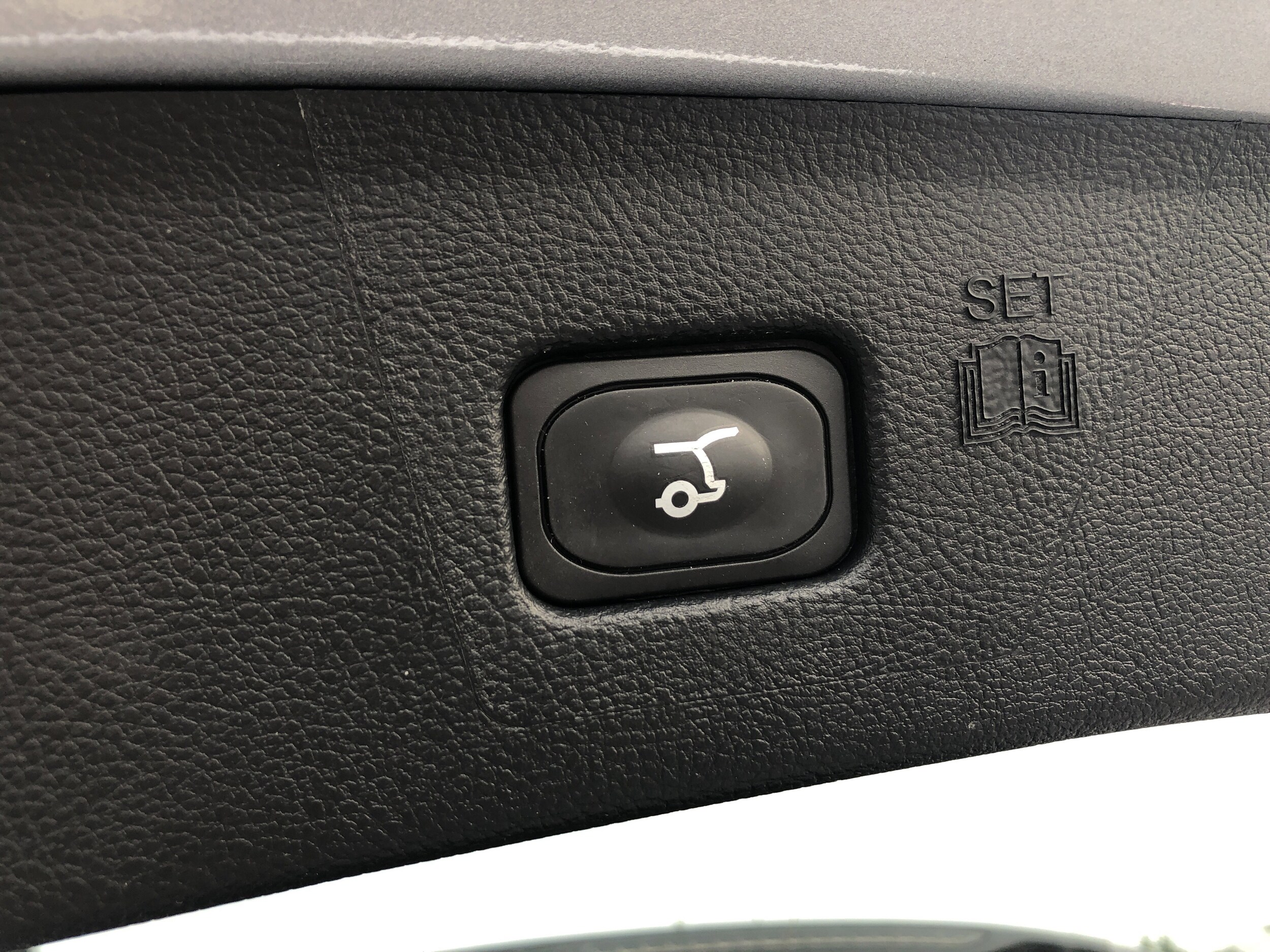 2022 Ford Edge SEL photo 3