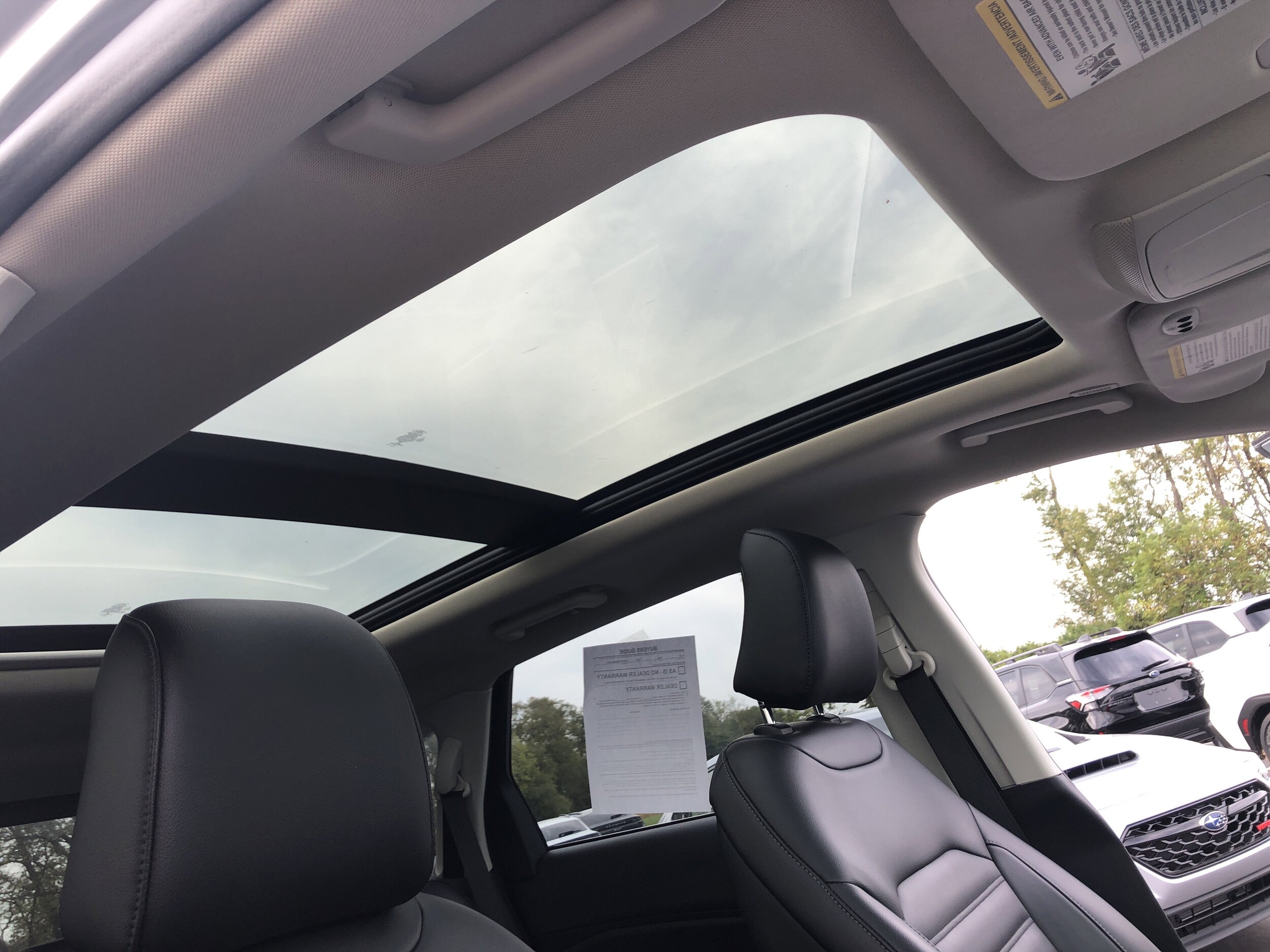 2022 Ford Edge SEL photo 2