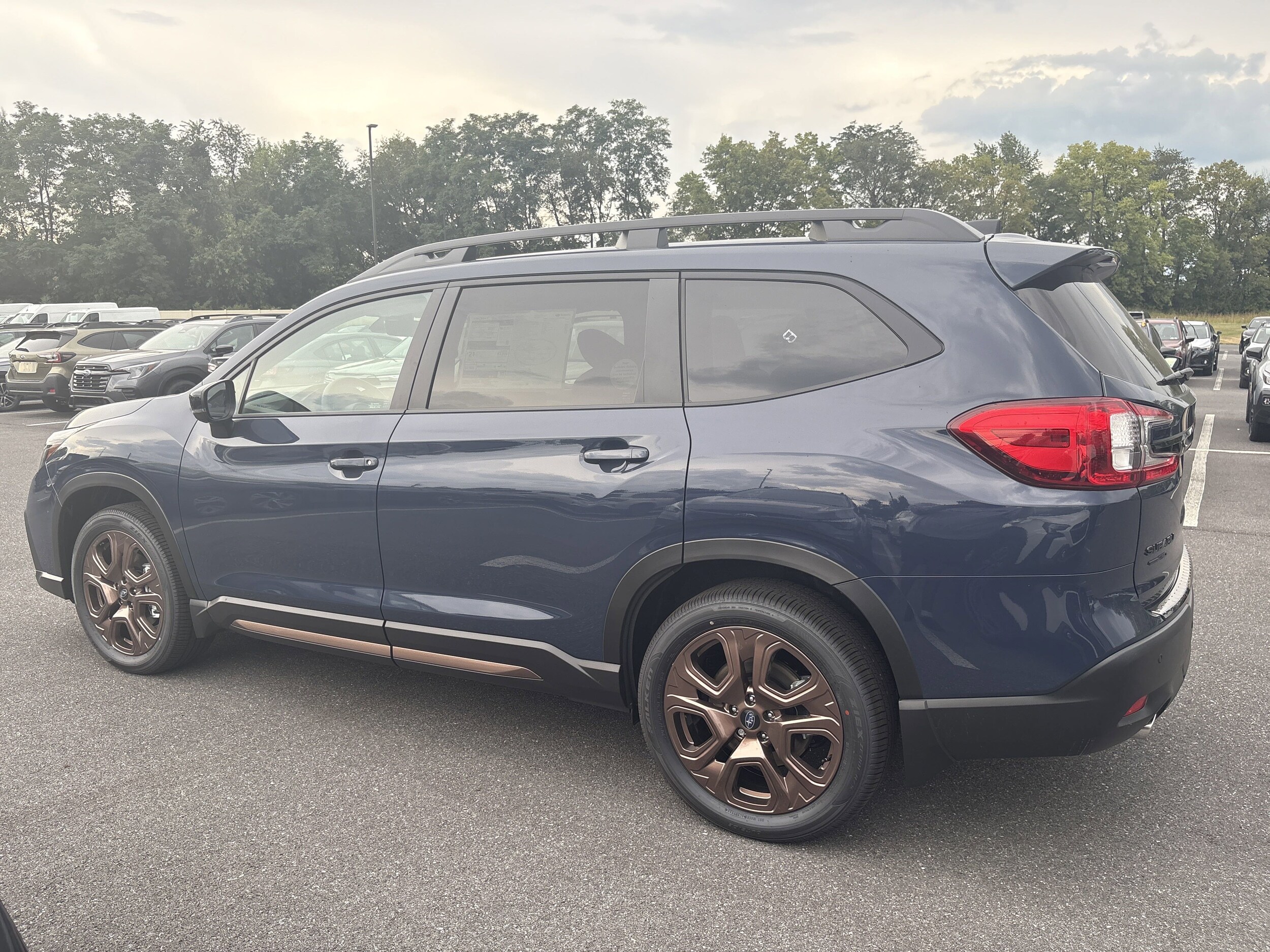 2025 Subaru Ascent Limited photo 3