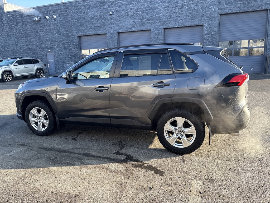 Used 2021 Toyota RAV4 XLE XLE AWD