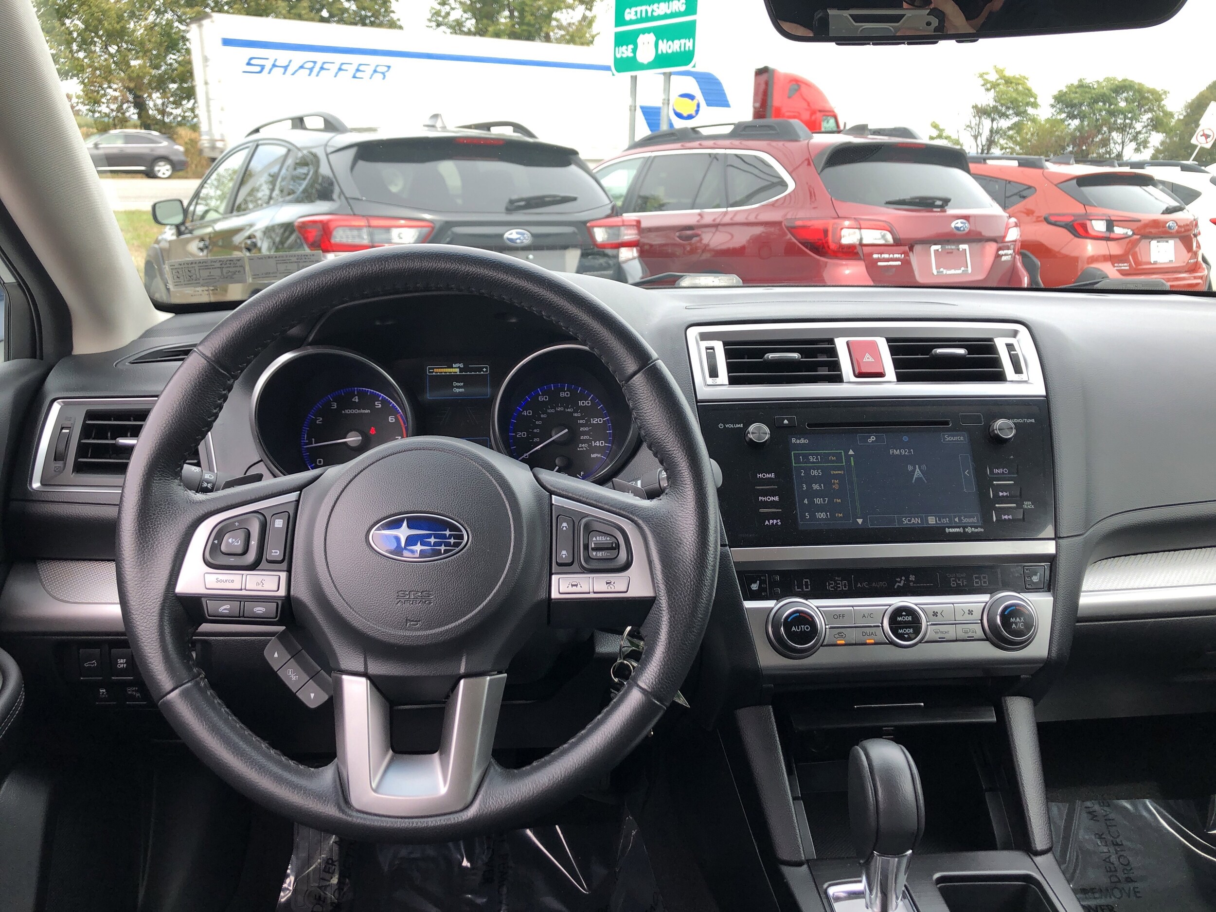 2017 Subaru Outback Premium photo 2